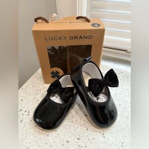 Lucky Brand Glossy Black Baby/crib Dress Shoes with Bow